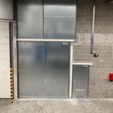 Porte battante modulaire et coupe-feu sur mesure concept Metal + | WINLOCK 