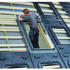 Solin d'intégration reliant fenêtres de toit et panneaux PV | Velux Solar Integrator ODL