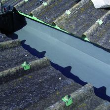 Système d'étanchéité liquide sans solvant pour la rénovation des chéneaux | Kemperol 2K-PUR chéneau