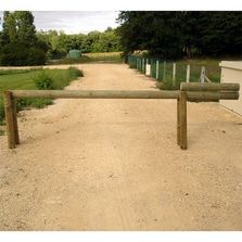 Barrière en bois levante 