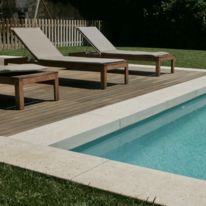 Margelles de piscine contemporaines en L avec retombée ou talon