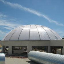 Verrière d’éclairement naturel sur mesure pour couvertures étanchéité | Ecosphere