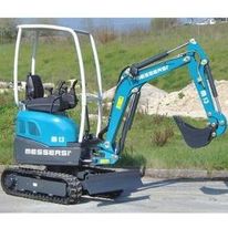 Mini pelle moteur KUBOTA 3 cylindres 1400 Kg | M13K