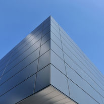 Cassettes métalliques pour habillage de façades rapportées ventilées | Qbiss Screen