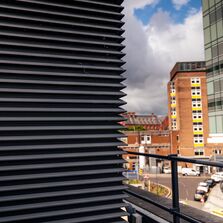 Bardage à ventelles avec affaiblissement acoustique | DucoWall Acoustic