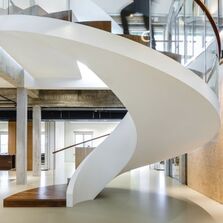 Sous-face d'escalier ultra-lisse