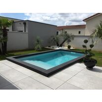 Margelles de piscine massives contemporaines | ROUVIÈRE COLLECTION