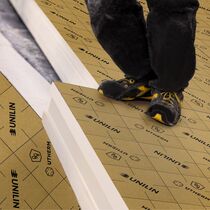 Plaque isolante PIR antidérapante pour l'isolation des toitures en pente par l'extérieur | Utherm Sarking K Anti-Slide