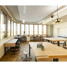 Plafond acoustique en laine de roche – pose sur ossature ou pose collée | Rockfon Blanka® Activity