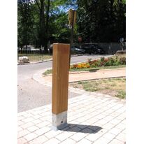 Borne de voirie en bois | Borne bois 200 × 100 mm sur structure métallique galvanisée
