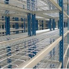 Rayonnage avec tablettes fil | PROSPACE +