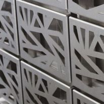 Système d’accroche pour les habillages de façade | RHINO COULISS’O