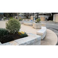 AUTO-COFFRANT EN PIERRES NATURELLES