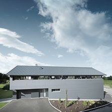 Système de toiture contemporain en aluminium laqué | R16