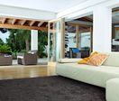 Fenêtre PVC avec plaquage bois véritable côté intérieur | Arborescia