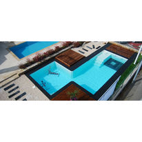 Piscine avec zones de remise en forme | Gamme Sport et Bien-être