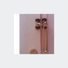 Entrebâilleur de porte en six finitions | Most