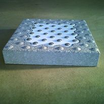 Dalle podotactile à caisse de résonance pour PMR | Mach'Sens Granit