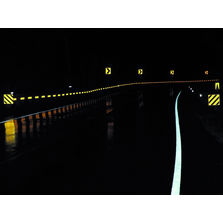 Marquage routier avec éléments réfléchissants | AWP