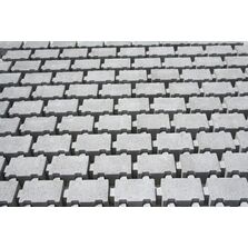 Pavage drainant à contours irréguliers | Stratus