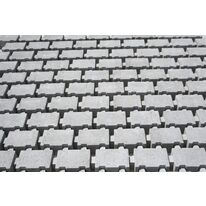 Pavage drainant à contours irréguliers | Stratus