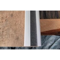 Profilé technique pour les marches des escaliers