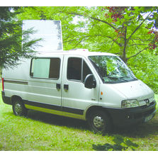 Véhicule utilitaire aménagé en bureau mobile autonome | Buromobile