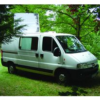 Véhicule utilitaire aménagé en bureau mobile autonome | Buromobile
