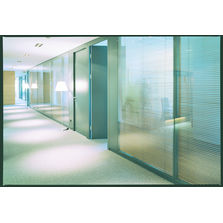 Cloison vitrée coupe-feu avec ou sans store vénitien | Photo