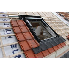 Chevêtre universel pour pose de fenêtre de toit sur panneaux de toiture | Uni Access