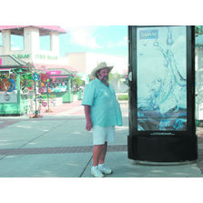 Panneau d'affichage rétroéclairé à brumisateur intégré | Totem Cool Media