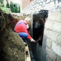 Emulsion de bitume liquide pour protection de maçonneries et surfaces métalliques