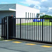 Portail coulissant en acier pour usage intensif | Primaclo