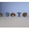 Clous podotactiles en inox, laiton ou polymère pour signalisation au sol destinée à avertir les personnes malvoyantes des zones à risque.