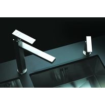 Mitigeur chromé et distributeur de savon coordonné | Quattro