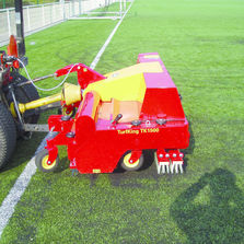 Appareil d'entretien pour terrains en gazon synthétique | Turfking