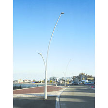 Lampadaire comportant jusqu'à quatre mâts | Thylia