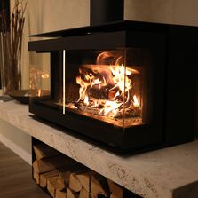 Poêle à bois double coin avec bûcher | Venus 850 DC In The MBox