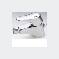 Mitigeurs avec bouton à limiteur de débit | Safira Natura