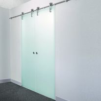 Ferrures suspendues pour porte coulissante verre | Système de portes coulissantes