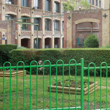 Clôture en acier à barreaudage arrondi en U renversé | Ultraparc