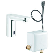 Robinet infra-rouge sur plage monofluide | Euroeco Cosmopolitan E avec Power box