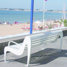 Banc droit à lattes d'acier | Paseo Banc