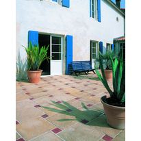 Dalles de pierre reconstituée avec cabochons décoratifs | Cheverny