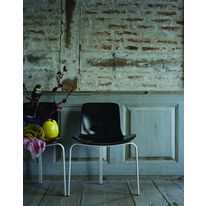 Chaise coque à piétement trois pieds | PK8