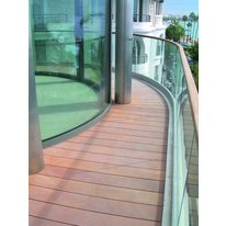 Lame de terrasse grande largeur en bois certifié | Plydeck