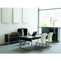 Tables en placage chêne et piètement métallique | Deciso