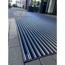 Tapis d'entrée technique ERP - Inserts gomme et aluminium - nettoyant et antidérapant | NIKO Gomme