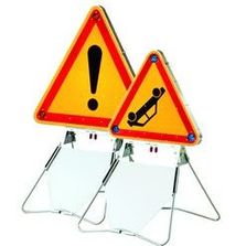 Panneaux triangulaires lumineux pour signalisation des travaux routiers  | PIEDSTOP 