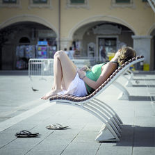 Banc en lattes de bois à spots leds intégrés | Marea